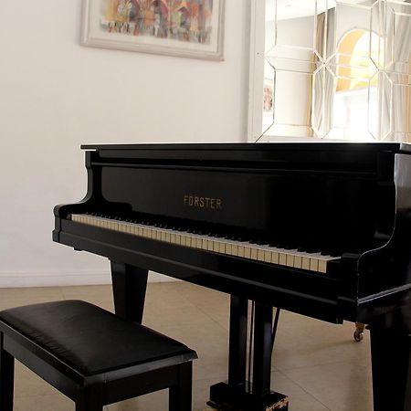 Real Hotel Lujan Екстериор снимка