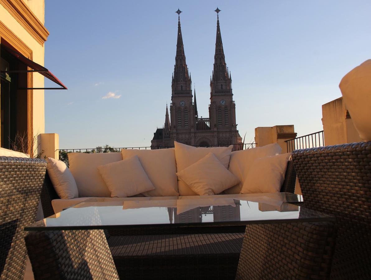 Real Hotel Lujan Екстериор снимка
