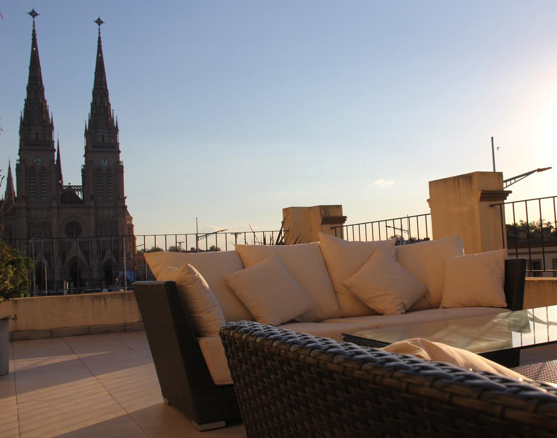 Real Hotel Lujan Екстериор снимка
