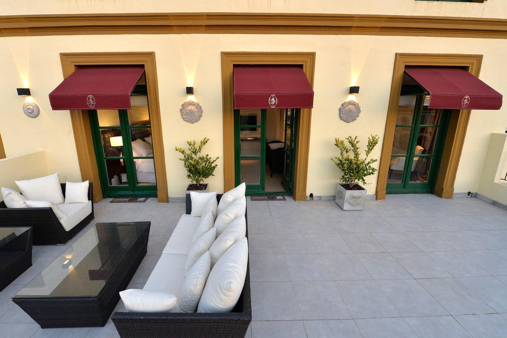 Real Hotel Lujan Екстериор снимка